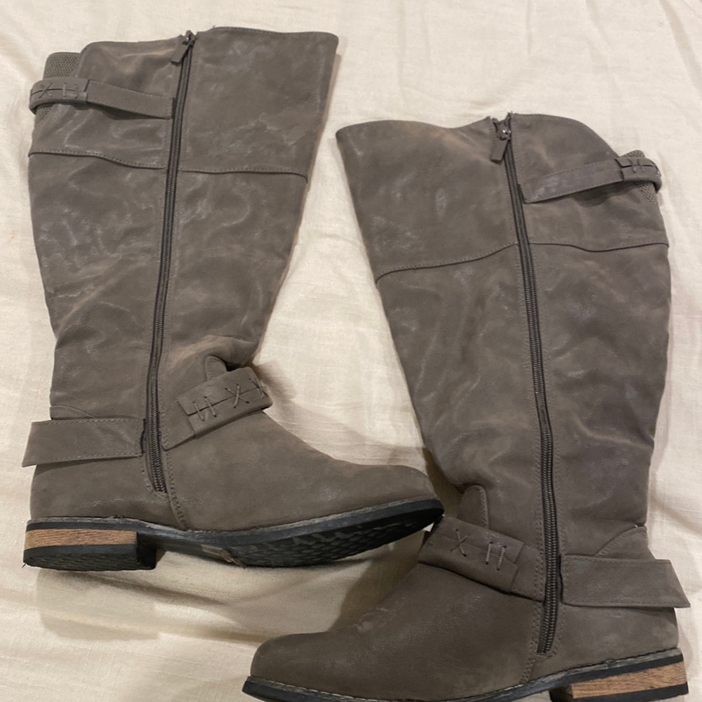 Gray Boots - image 1
